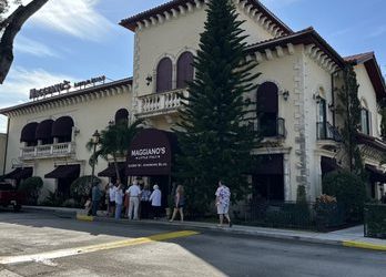 A Night to Remember: Dueling Pianos Ignite Maggiano’s Little Italy in Boca Raton!