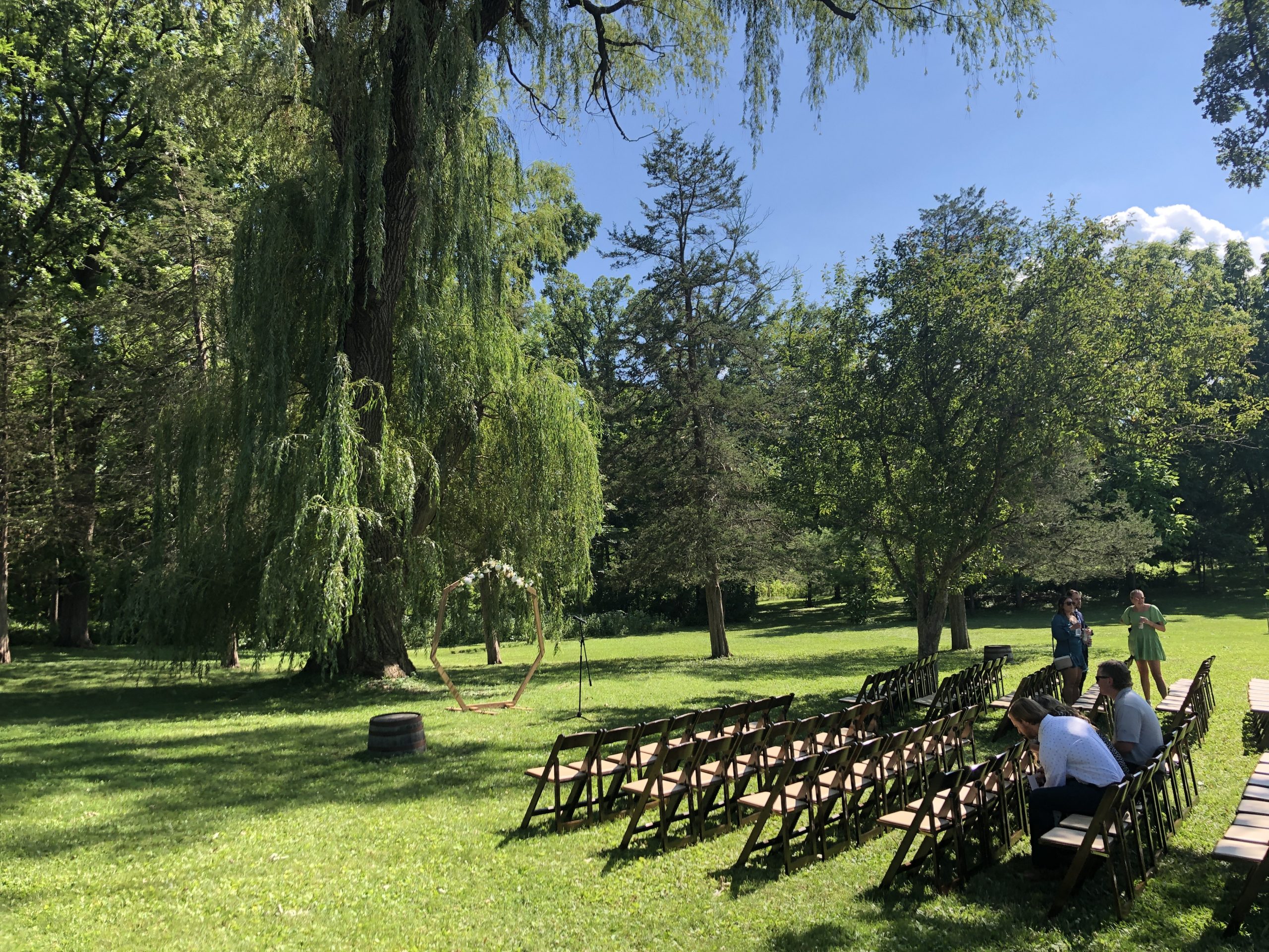 Barnwood Events scenic outdoor ceremony