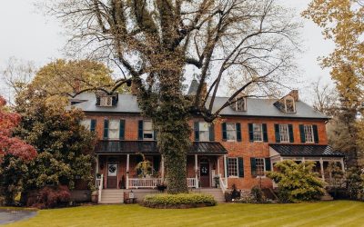 A Fairytale Evening: Dueling Pianos Meet Storybook Charm at Stone Mill Inn