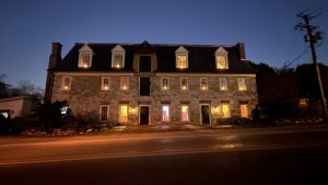 Felix And Fingers Dueling Pianos at Stone Mill Inn