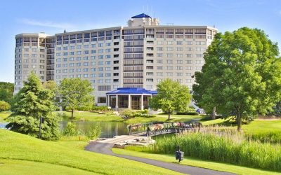 An Unforgettable Night of Dueling Pianos at Hilton Oak Brook: From Casino Fun to a Fiery Piano Solo!