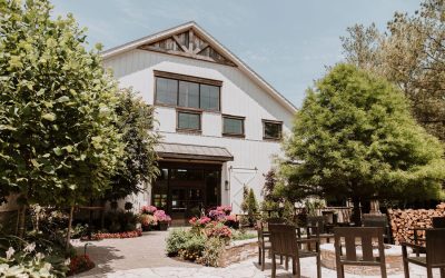 A Night of Dueling Pianos and Sweetheart Serenades at The Farmhouse