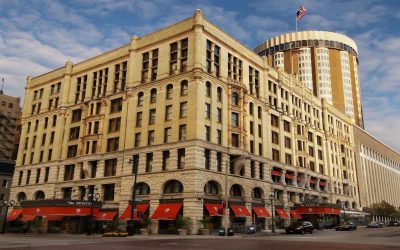 Dueling Pianos Dazzle at The Pfister Hotel: A Night of Melodies and Merriment