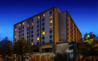 Thunderstruck in Bismarck: A Dueling Piano Showdown at Radisson Hotel Bismarck