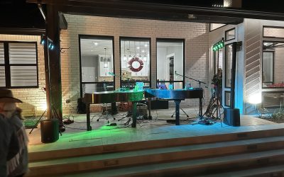 A Redneck Christmas Extravaganza: Dueling Pianos Light Up Home in Celina