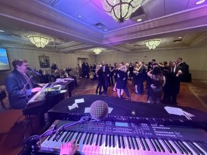 Felix And Fingers Dueling Pianos performing at Bolingbrook Golf Club on 2025-01-18